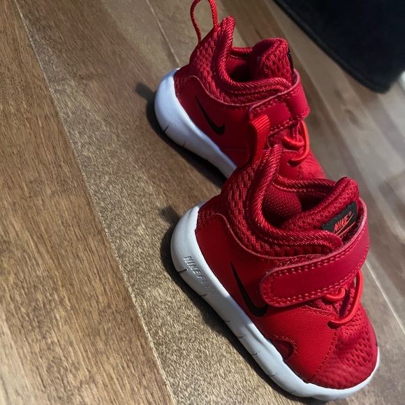 Nike baby shoes size 3 - Picture 2 of 3